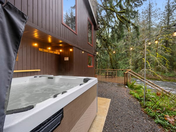 Bear River Retreat- Hot tub with river views