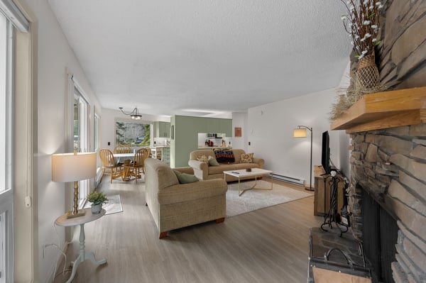 Fairway to Heaven- Living Room open to Dining area