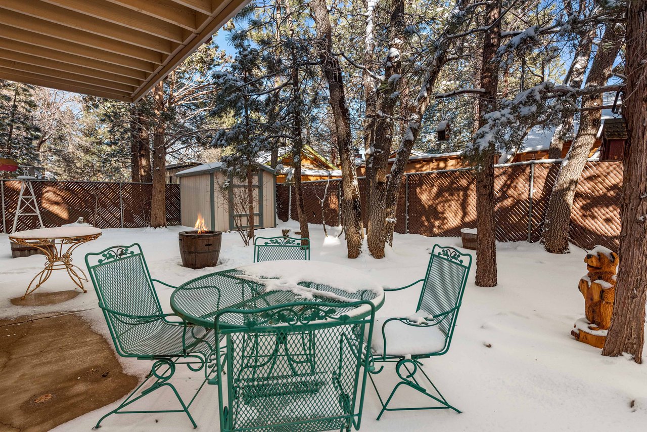 Outdoor Seating and Fire Pit