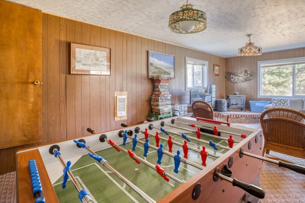 Bonus Room, Fooseball Table