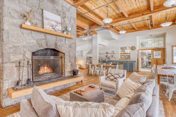 Chinook Lodge fireplace in living room area