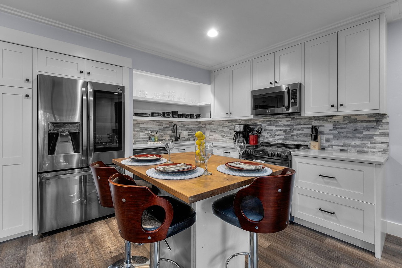 Full Size Newer Appliances