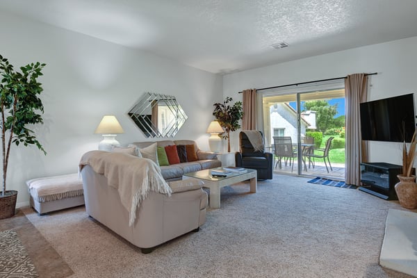 LIVING SPACE.jpg mls