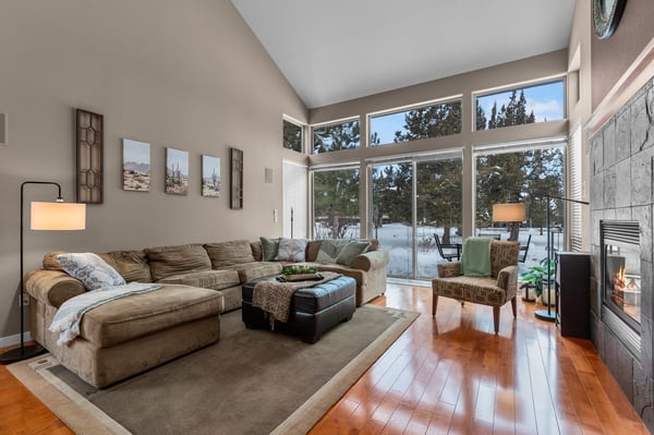 2 Bedroom Condo Eagle Crest- Light and Bright
