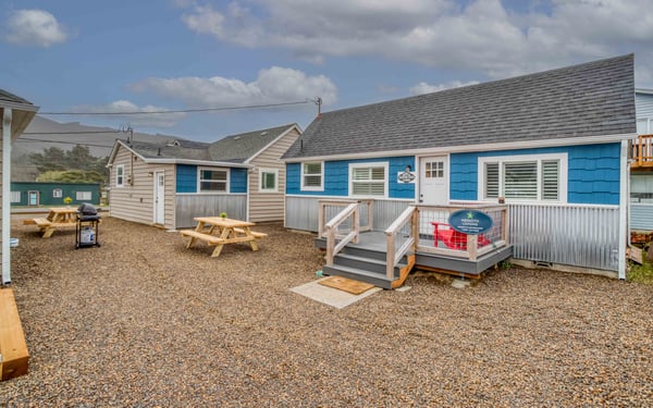 Outside space with a Picnic Table