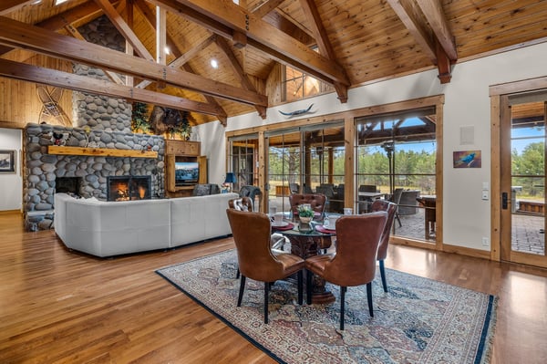 Deschutes Dream Lodge- Grand Room