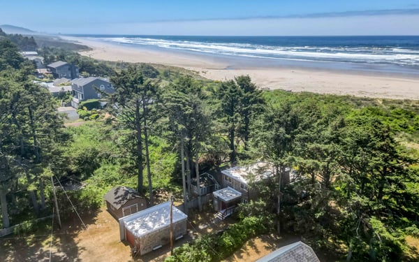 Twin Rocks Retreat-117