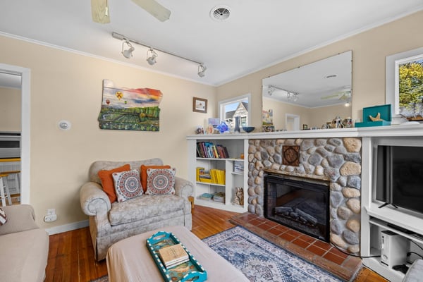 9-web-or-mls-Downing-9