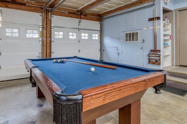 SandSeaLC_Game Area Pool Table