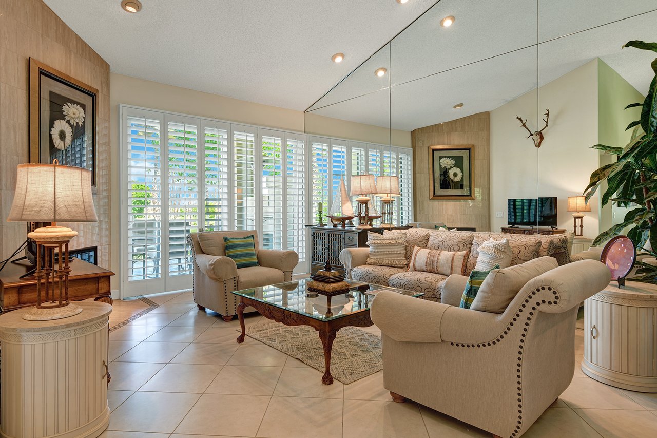 LIVING SPACE.jpg mls