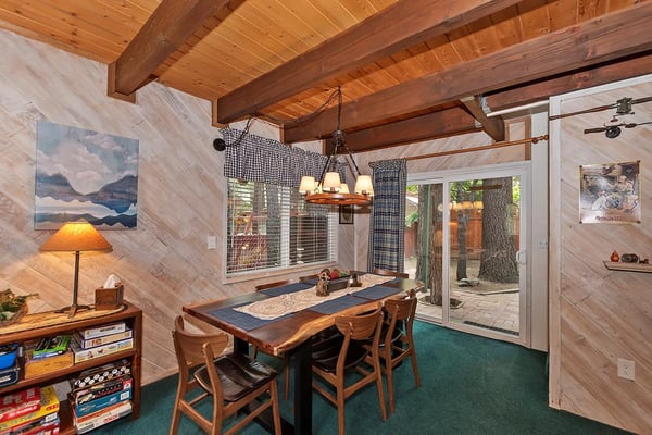 Dining area off kitchen
