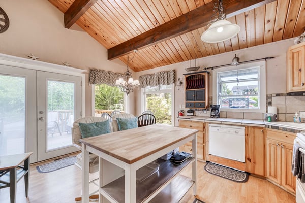 Kitchen Space with Island seating