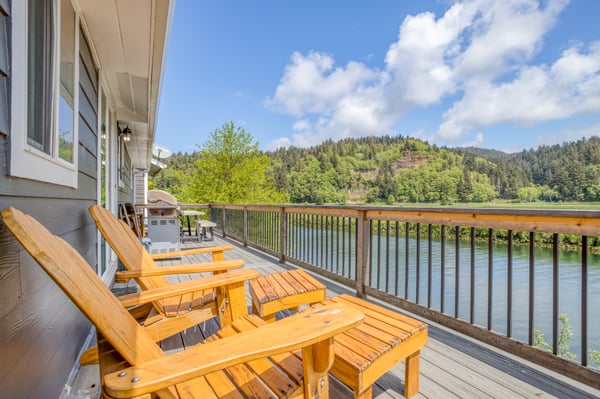 Outdoor Seating at Nestucca River