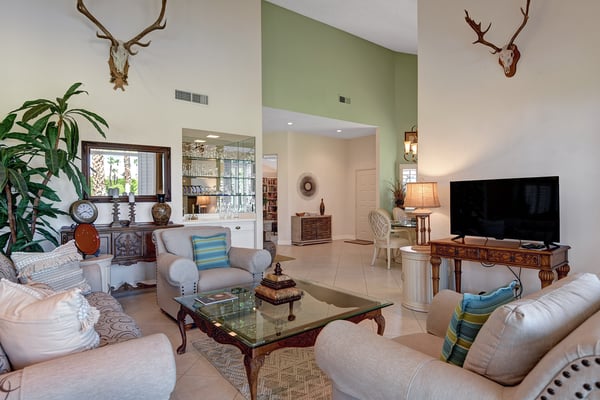 LIVING SPACE REVERSE.jpg mls