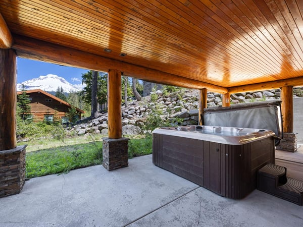 Snowed Inn Hot Tub with Mt Hood Views