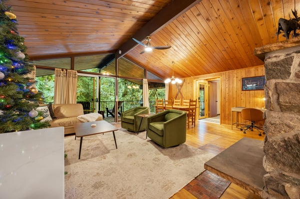 33-web-or-mls-20251124-6859